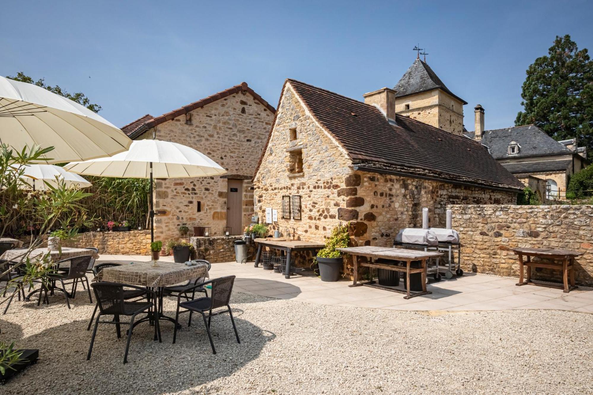 Lo Petit Cretsou Bed & Breakfast Simeyrols Exterior photo